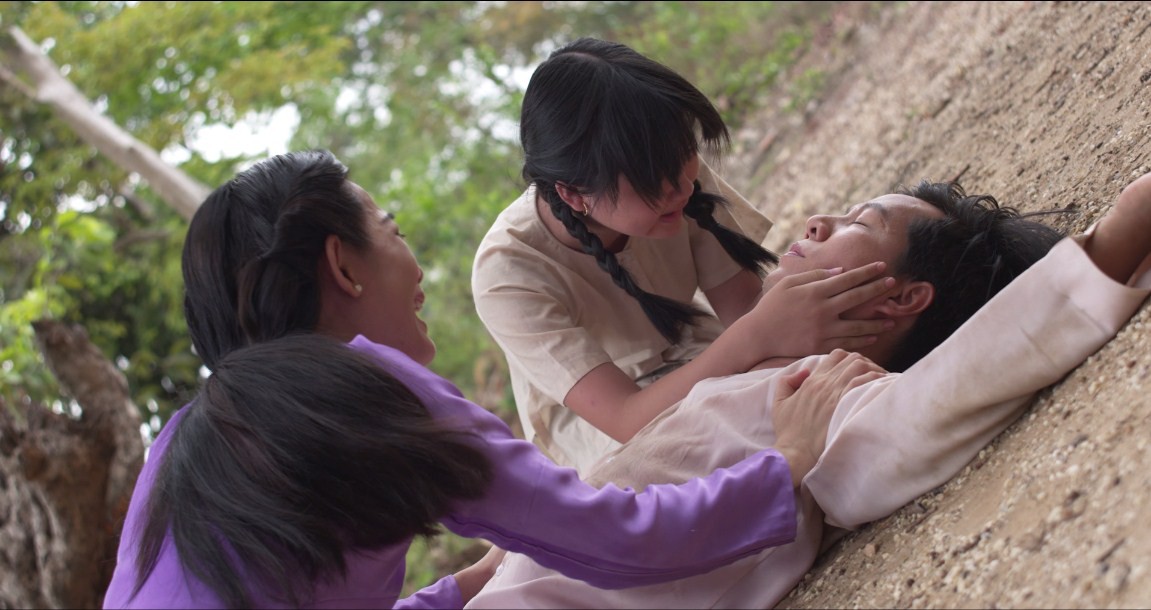 Cô Ba Sài Gòn bản truyền hình mở đầu bằng một chuỗi chết chóc